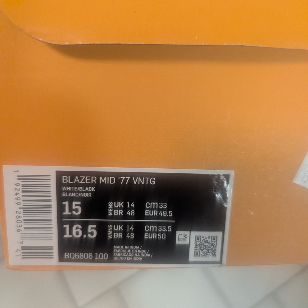 Nike White and Gray High-Top Sneakers - Picture 10 of 10